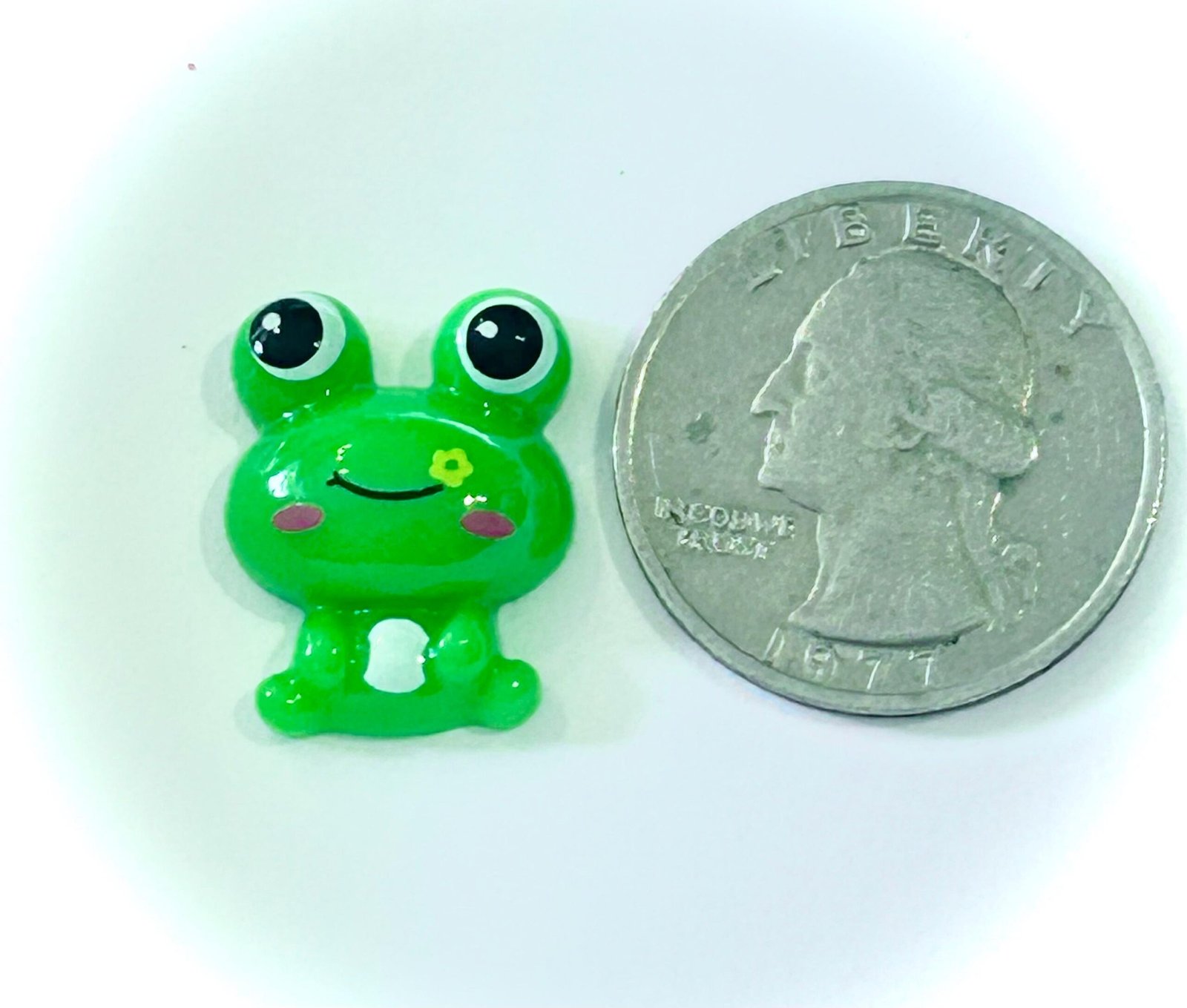 5 Glossy frog Flatback Resins, Flatbacks, Green embellishments - Image 2